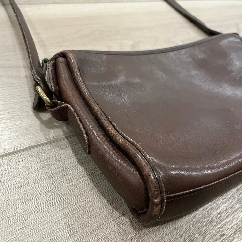 VINTAGE Coach Taylor Zip Crossbody Bag Leather 9944 MADE IN USA